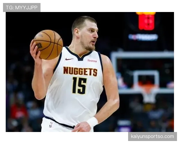 康利挡拆牵制约基奇，比赛季初更能拉开空位与组织