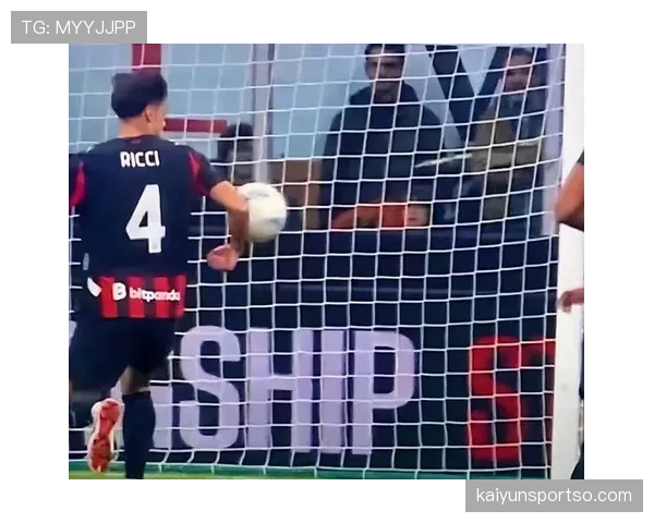 米兰防守稳定性不足，近期比赛中防线漏洞逐步反映，对争冠形势产生影响