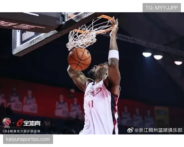 魔术师约翰逊关键时刻组织能力显著优于同期控卫,推动球队多次逆转获胜 魔术师约翰逊关键时刻组织能力显著优于同期控卫,推动球队多次逆转获胜